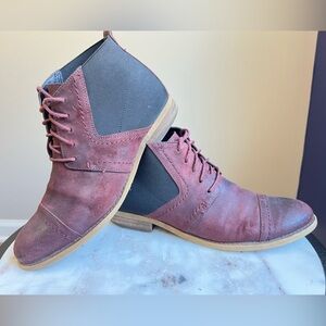 Franco Sarto Women’s Flat Lace Up Boots. Size 9